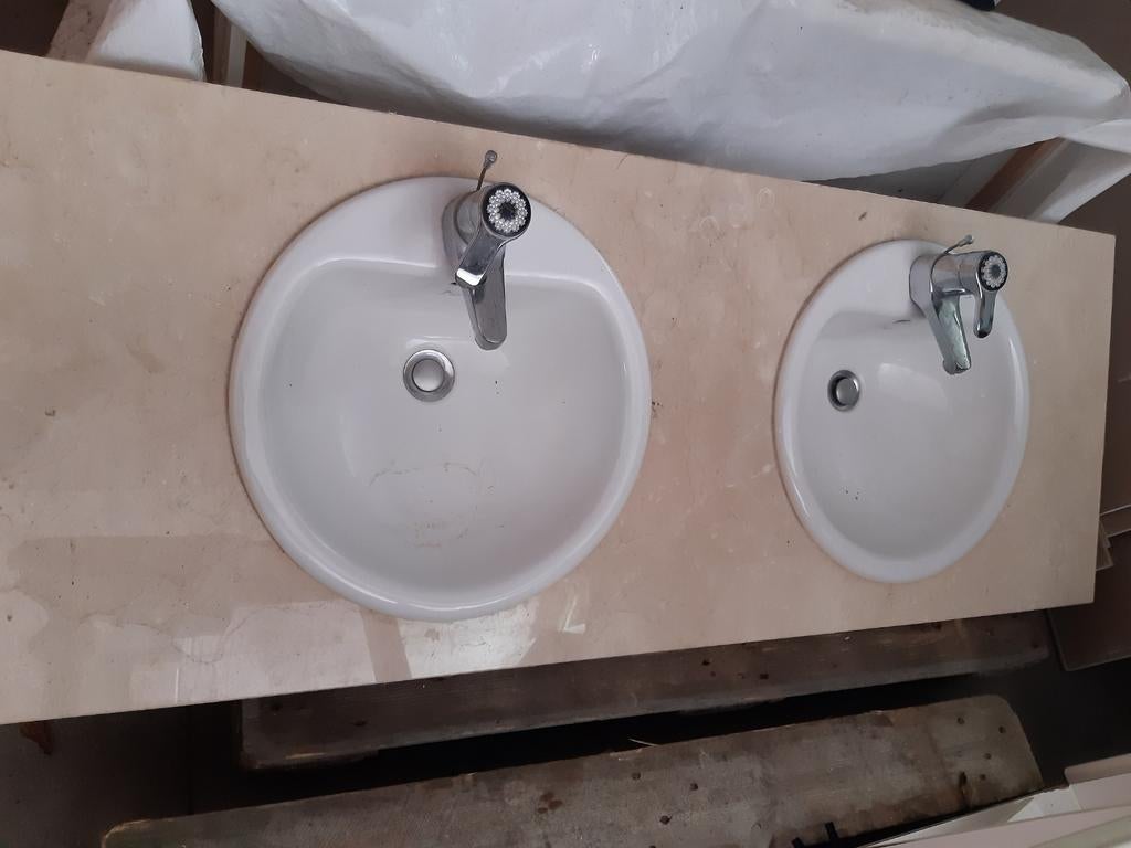 natuurstenen tablet 154x60cm met lavabos en kranen, Ophalen