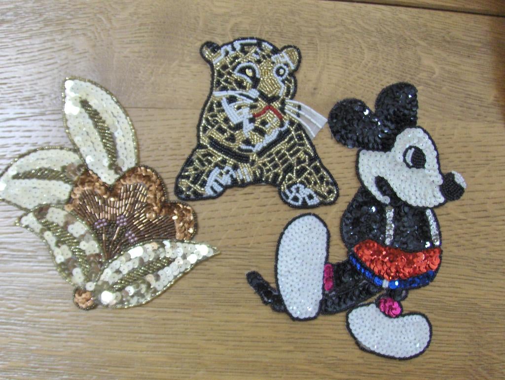 Lot de 3 écussons avec brillant. pour 5€, Enlèvement ou Envoi, Neuf, Application