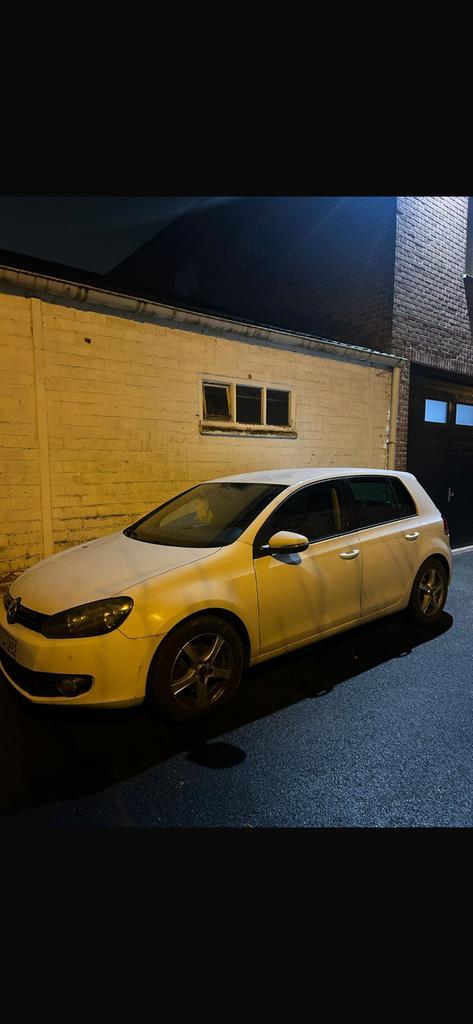 Volkwagen golf  tdi schadewagen 1600 diesel, Autos, Volkswagen, Particulier, Golf, Airbags, Diesel, Euro 5, Enlèvement