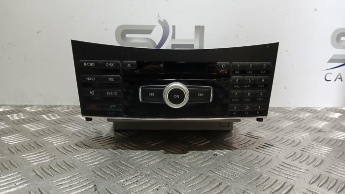 Radio d'un Mercedes E-Klasse, 3 mois de garantie, Utilisé, -, -