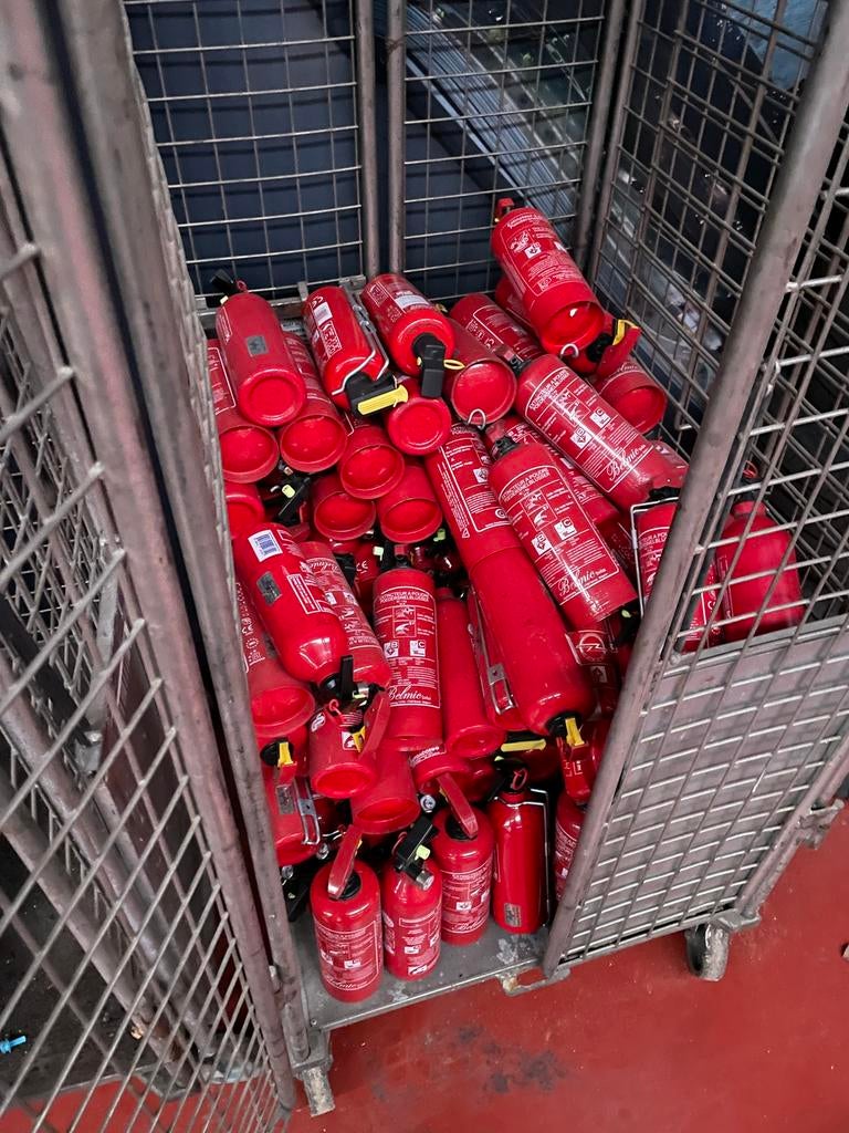 Oude brandblussers auto, Ophalen, Zo goed als nieuw