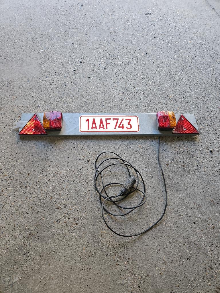 verlichtingsbalk voor aanhangwagen, Ophalen, Zo goed als nieuw