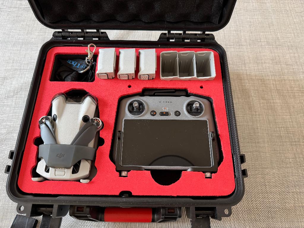 DJI Mini 4 Pro Fly More bundel + case, Ophalen, 30 tot 45 minuten, Cameradrone, Zo goed als nieuw