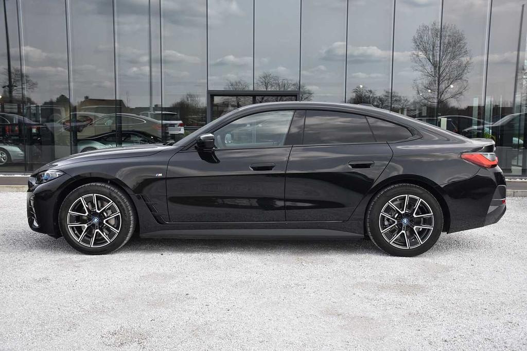 BMW i4 40 M-Sportpakket HeadUp Towbar HiFi (bj 2024), Gebruikt, Euro 6, 340 pk, Zwart