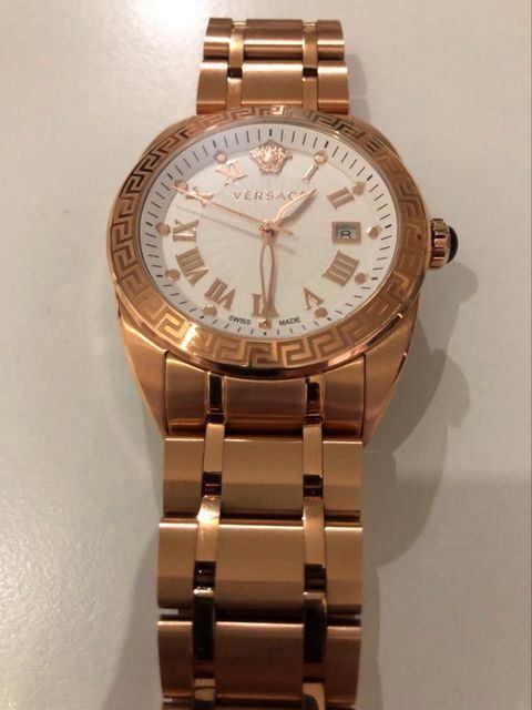 Nieuw VERSACE herenhorloge in goudkleur., Handtassen en Accessoires, Horloges | Heren, Nieuw, Polshorloge, Overige merken, Staal