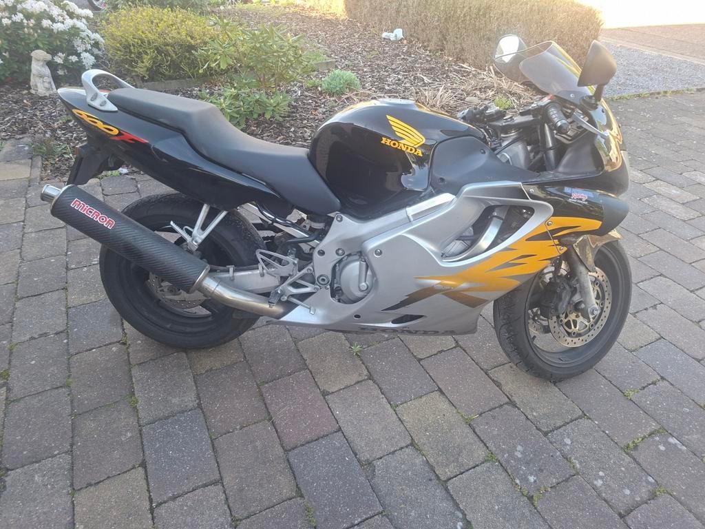 Honda cbr 600 f, Motos, Motos | Honda, Particulier