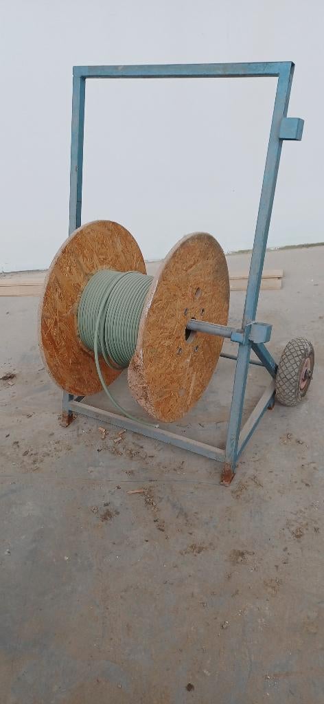 câbles électriques dérouleurs, Enlèvement