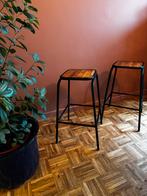 2 barkrukken. Hout met metalen onderstel., Ophalen, Zo goed als nieuw, Hout