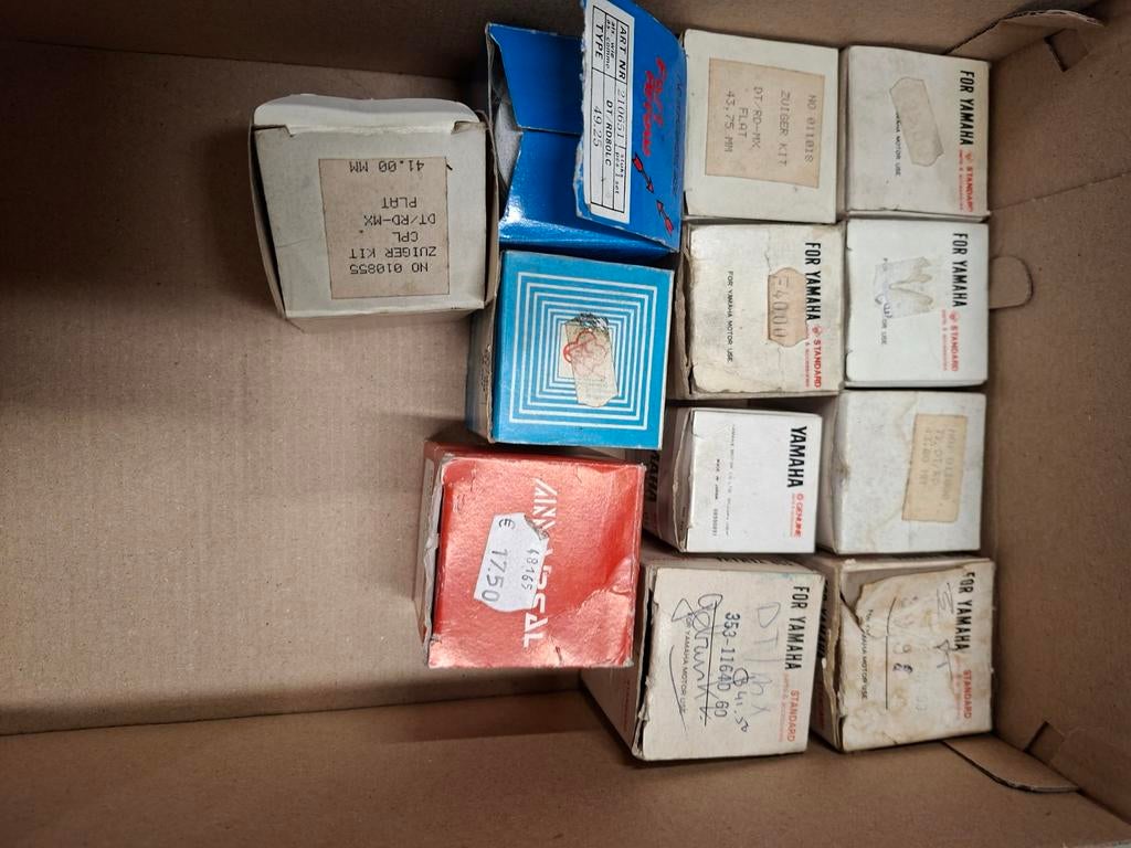NOS Yamaha RD50 pistons, Fietsen en Brommers, Brommeronderdelen | Oldtimers, Yamaha, Ophalen of Verzenden