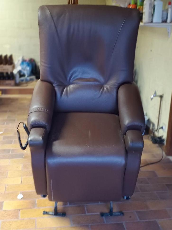 Fauteuil relax et releveur électrique – Cuir Marron –m, Maison & Meubles, Fauteuils, Comme neuf, Cuir, Enlèvement