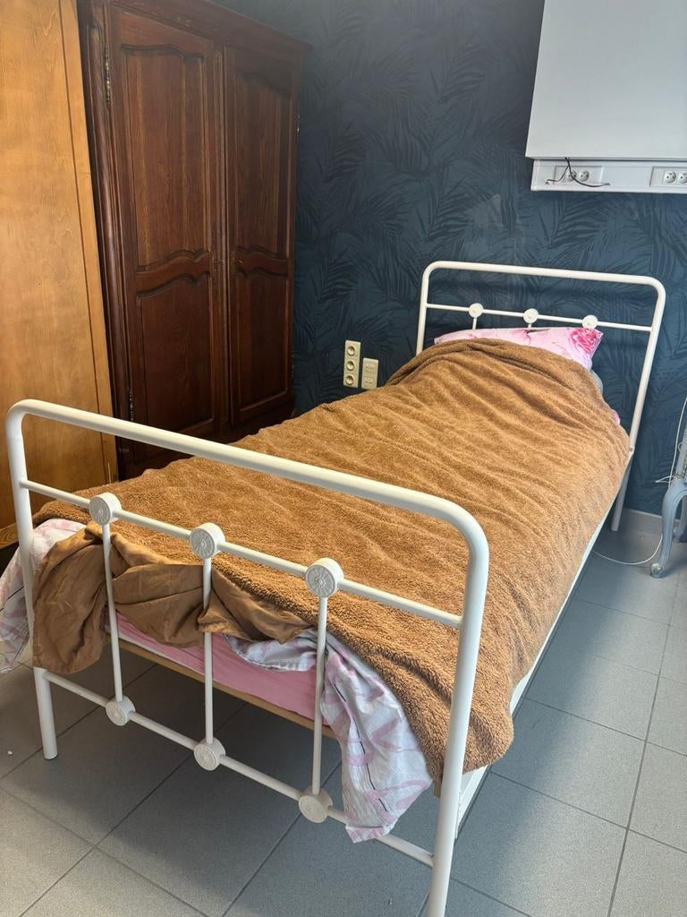 Meisjes bed, Antiek en Kunst, Ophalen