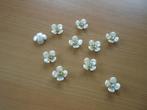 10 parelmoer witte 4-blaadjes bloemen centrale strasssteen, Enlèvement ou Envoi
