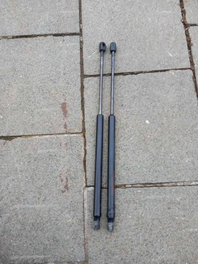 ACHTERKOFFERBAKCILINDER (2) HYUNDAI GETZ 2002-2009, Ophalen, Achterklep, Achter, Hyundai