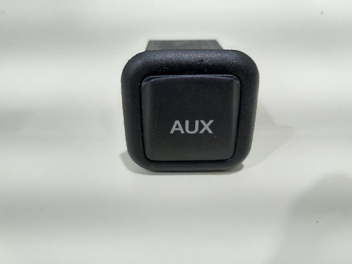 AUX/USB aansluiting van een Audi A5, Auto-onderdelen, Elektronica en Kabels, Audi, Gebruikt, 3 maanden garantie, Ophalen of Verzenden