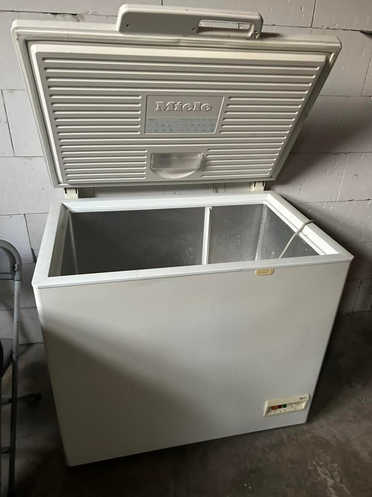 Diepvries miele, Elektronische apparatuur, Vrieskist, Gebruikt, Vrijstaand, Ophalen