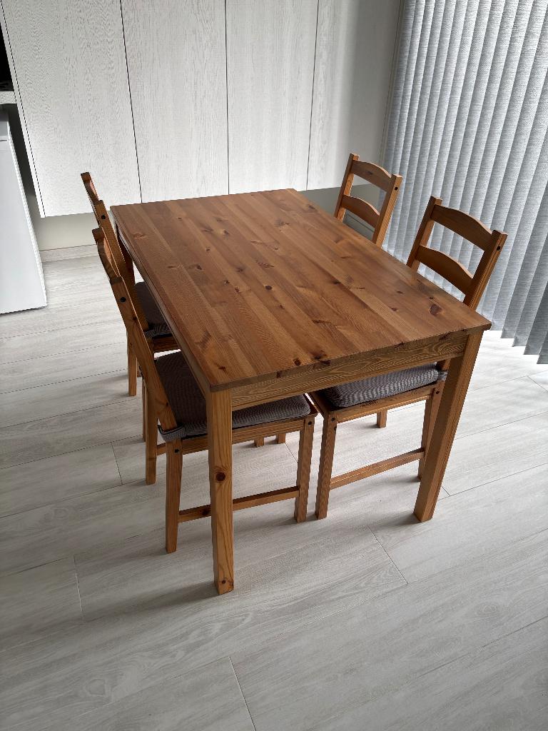 IKEA tafel + 4 stoel, Huis en Inrichting, Complete eetkamers, Ophalen, Zo goed als nieuw, IKEA, 4 tot 6 stoelen