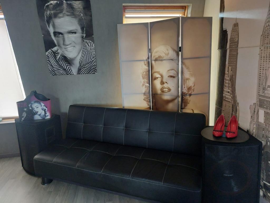 Zetelbed in kunstleder, kunstleder met gebruikssporen, Huis en Inrichting, Ophalen