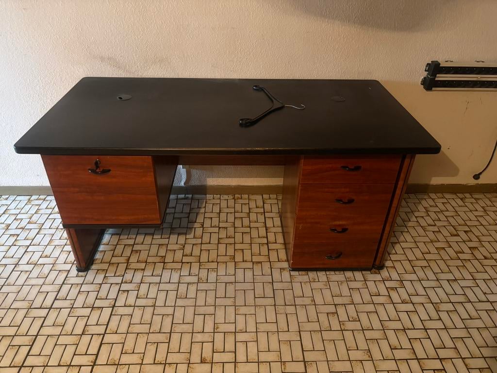 Gratis dringend af te halen Buro, Enlèvement