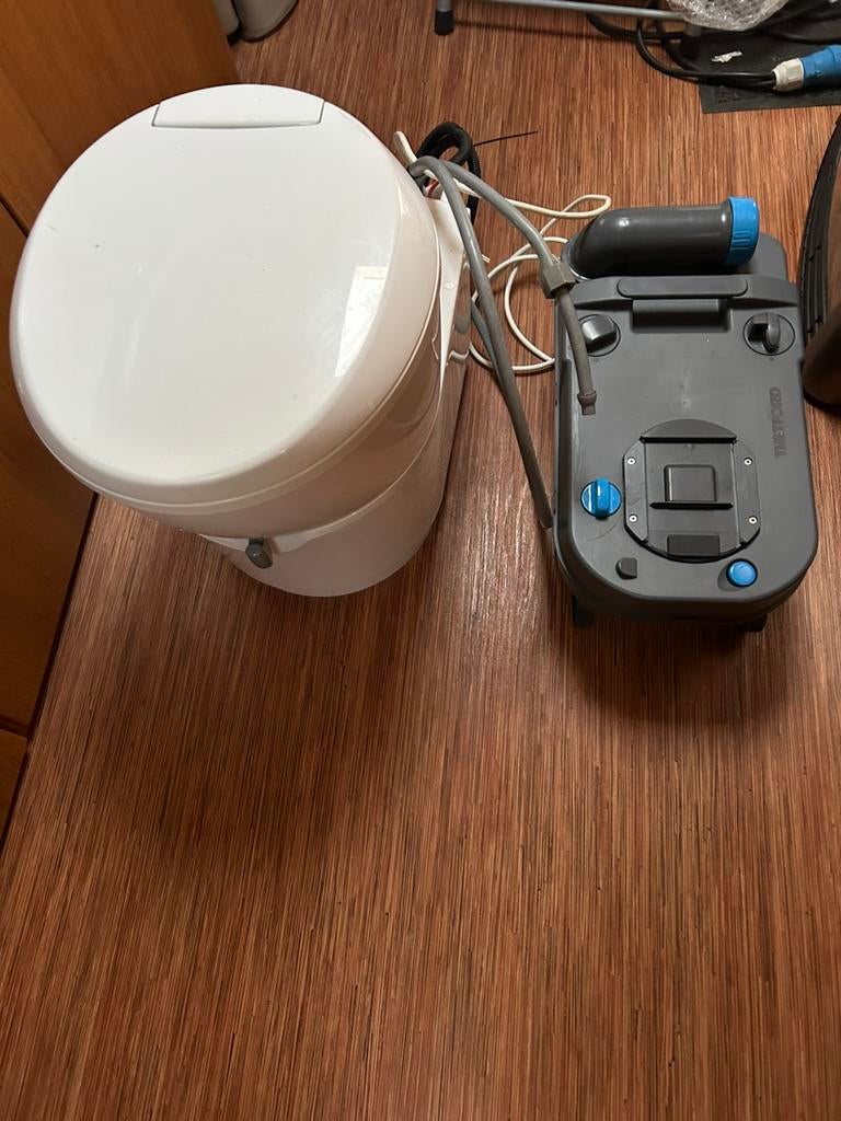 Wc thetford c223s, Caravanes & Camping, Enlèvement, Comme neuf