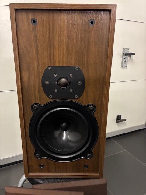 B&W luidsprekers DM11, Ophalen, Gebruikt, Front, Rear of Stereo speakers, Bowers & Wilkins (B&W)