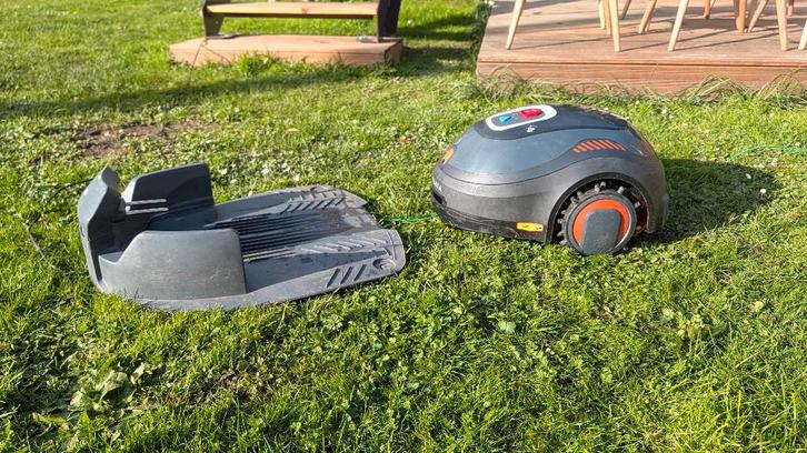 Black+Decker BCRMW121 Robotgrasmaaier, Tuin en Terras, Robotmaaiers, Gebruikt, Minder dan 20 cm, Bestuurbaar via app, Ophalen