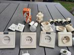 Elektriciteit accessoires., Doe-het-zelf en Bouw, Elektriciteit en Kabels, Ophalen, Zo goed als nieuw, Stopcontact