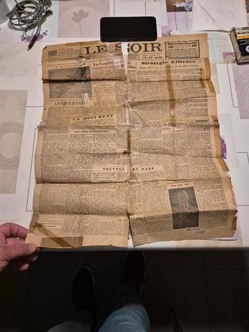 Le Faux Soir is een nepnummer van de originele krant Le Soii beschikbaar voor biedingen