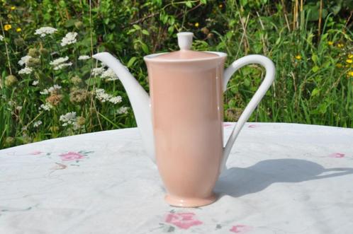 petite cafetière thèiere rose et blanche en porcelaine, Antiquités & Art, Antiquités | Porcelaine, Enlèvement ou Envoi