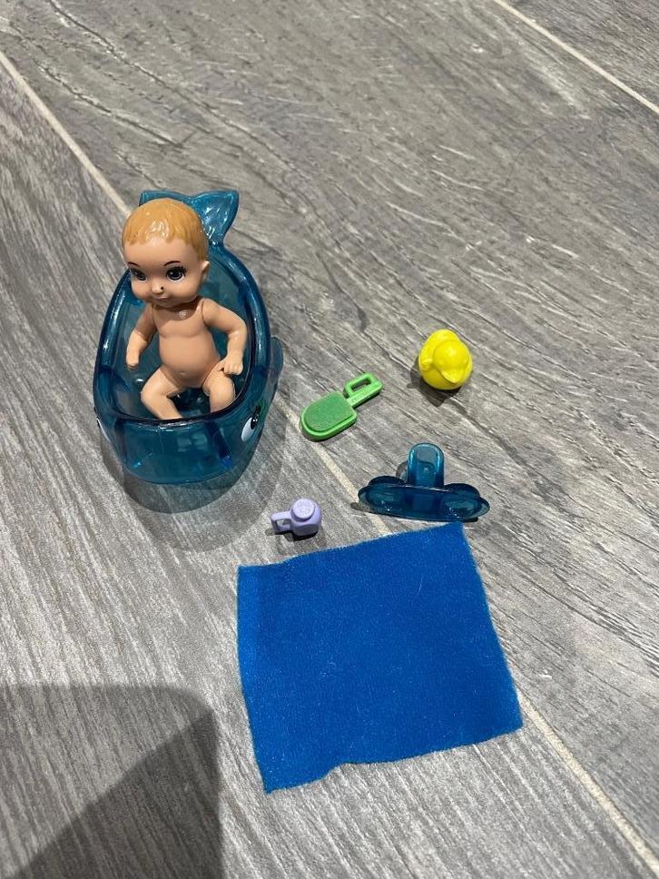 Barbie, schatje, Kinderen en Baby's, Speelgoed | Poppen, Gebruikt, Barbie, Ophalen of Verzenden