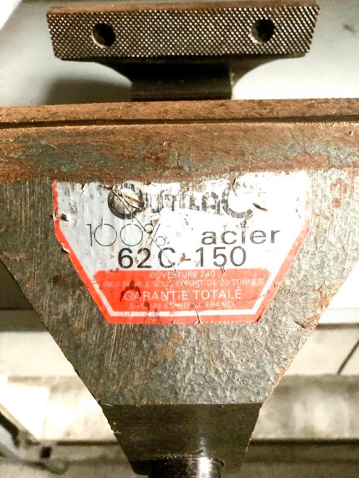 Outilac 62C - 150 bankschroef met pijpbekken, Doe-het-zelf en Bouw, Werkbanken, Nieuw, Minder dan 70 cm, Bankschroef, Ophalen