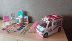 Lot Barbie Ambulance + Barbie clinique, Kinderen en Baby's, Gebruikt