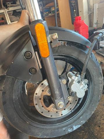 Kymco agilty voorvork met band en rem (op druk) beschikbaar voor biedingen