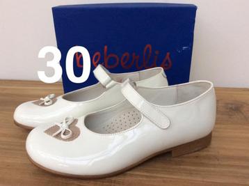 Prachtige, witte feestelijke communie schoenen, maat 30 beschikbaar voor biedingen