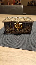 Antieke Religieuze Juwelendoos, Antiek en Kunst, Ophalen of Verzenden, Brons