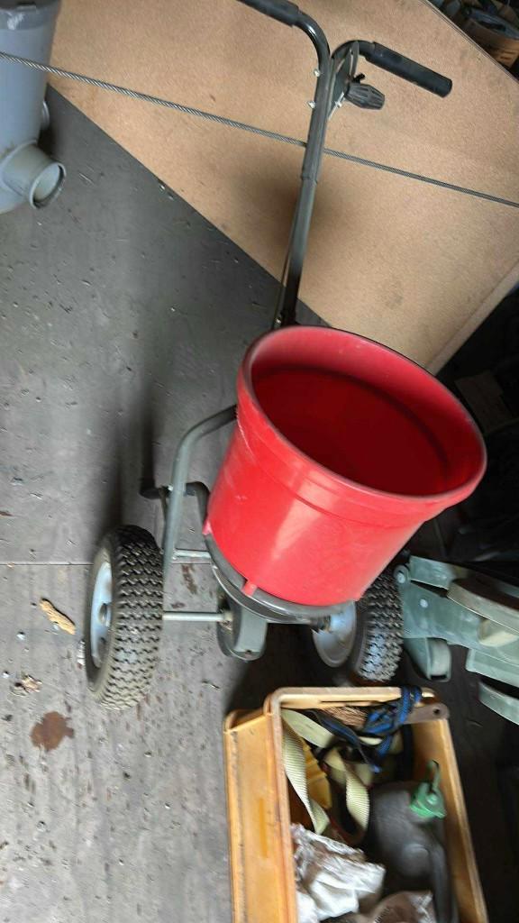 Professionele granulaatstrooier met luchtbanden 25kg, Tuin en Terras, Aarde en Mest, Overige typen, Ophalen of Verzenden