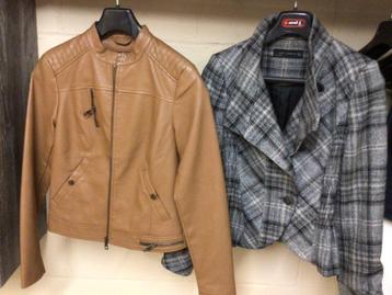 Lot de 50 Vêtements/accessoires taille 36/38  beschikbaar voor biedingen