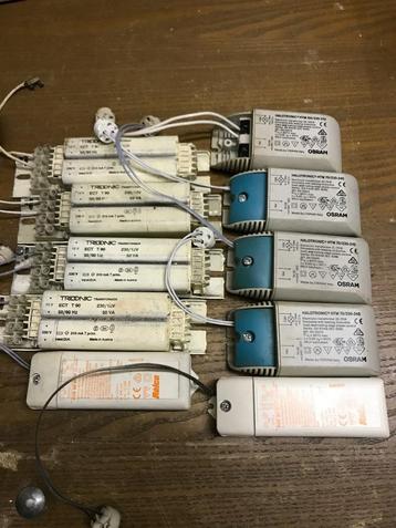 Lot de 22 Transformateurs 12V Pour Spot Halogène beschikbaar voor biedingen