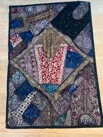 Wandtapijt met veel lovertjes en pareltjes, Ophalen, Zo goed als nieuw