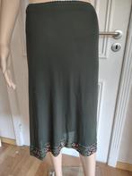 lange leger groene rok van schumacher, Kleding | Dames, Rokken, Maat 38/40 (M), Ophalen of Verzenden, Zo goed als nieuw, Onder de knie