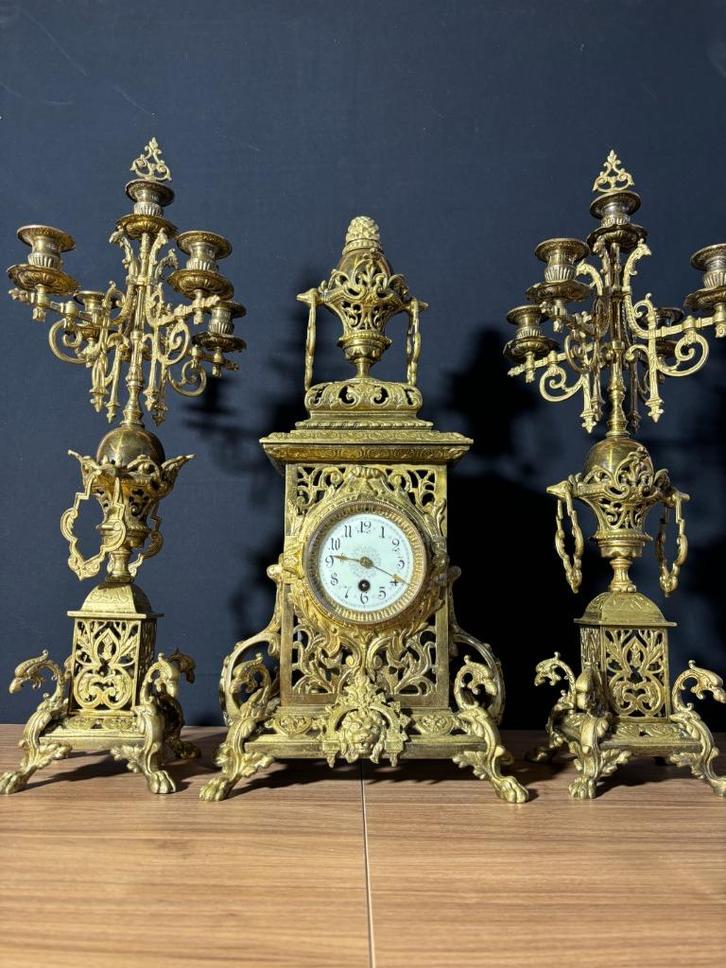 (81) Antieke Franse Bronzen Regency Pendule met Kandelaren, Antiek en Kunst, Antiek | Klokken, Ophalen of Verzenden