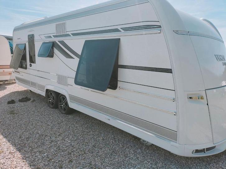 Fendt brilliant 650, Caravans en Kamperen, Caravans, Particulier, tot en met 2, 1500 - 2000 kg, Fendt, 2 aparte bedden, Frans bed