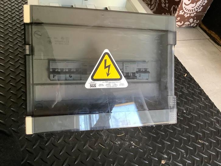 Verdeelkast, Doe-het-zelf en Bouw, Elektriciteit en Kabels, Gebruikt, Ophalen