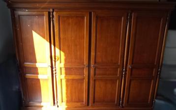 Prachtige 4 deurs-kleerkast in kerselaar en/of commode beschikbaar voor biedingen