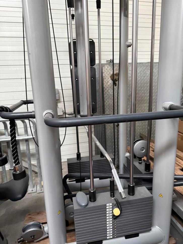 fitness TECHNOGYM 4 stack nu 3250 euro incl. acc. twv 500€, Sport en Fitness, Fitnessmaterialen, Zo goed als nieuw, Fitnessbank