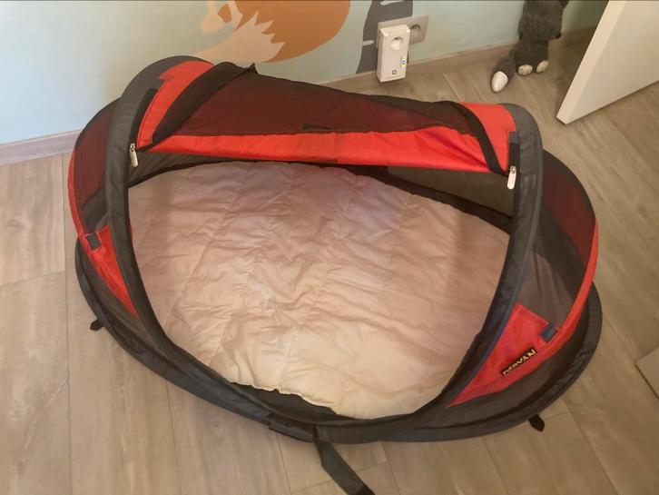 Deryan baby luxe campingbedje, babytent rood, Kinderen en Baby's, Babywiegjes en Ledikanten, Zo goed als nieuw, Reisbedje, Ophalen