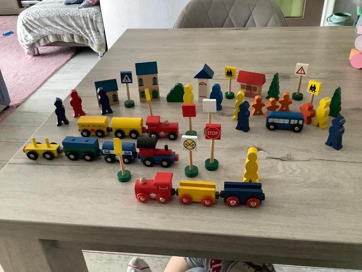 Houten speelgoed dorp, Kinderen en Baby's, Speelgoed | Houten speelgoed, Zo goed als nieuw, Overige typen, Ophalen of Verzenden