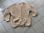 Ruime gebreide vest voor winter. Mt S., Ophalen, Beige, Maat 36 (S), Gedragen