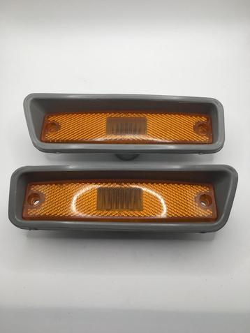 Te koop Knipperlicht kappen set zijschermen Dodge w200 d200 beschikbaar voor biedingen