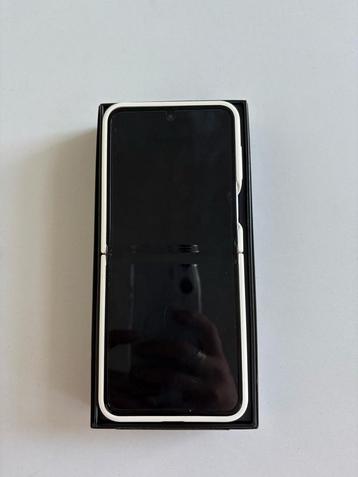Samsung z flip 5 beschikbaar voor biedingen