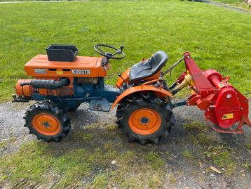 Kubota B5001 4x4 met Caroni FL800 frees disponible aux enchères